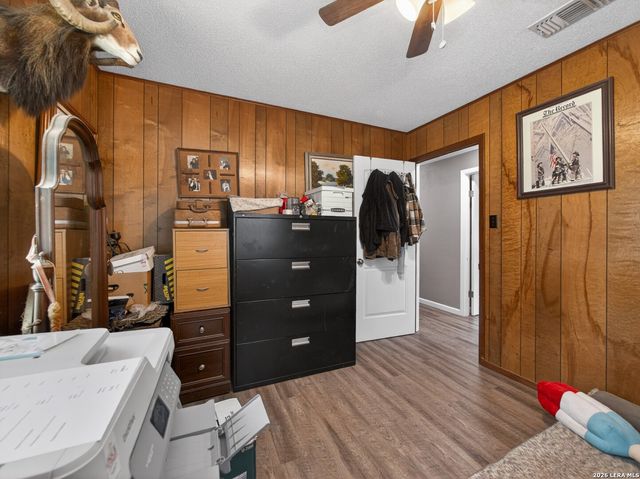 461 Shorty's Ln, Fredericksburg, TX 78624