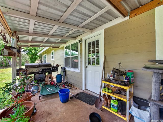 461 Shorty's Ln, Fredericksburg, TX 78624