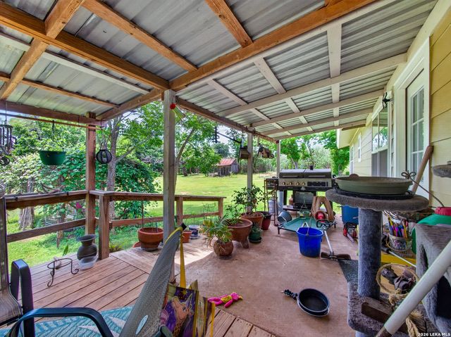 461 Shorty's Ln, Fredericksburg, TX 78624