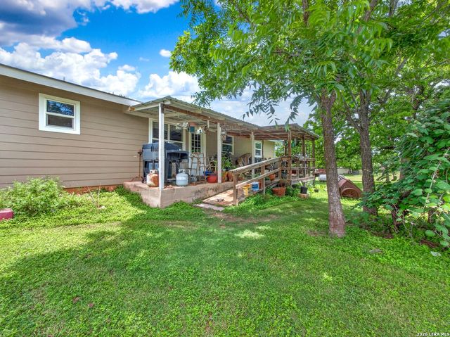 461 Shorty's Ln, Fredericksburg, TX 78624