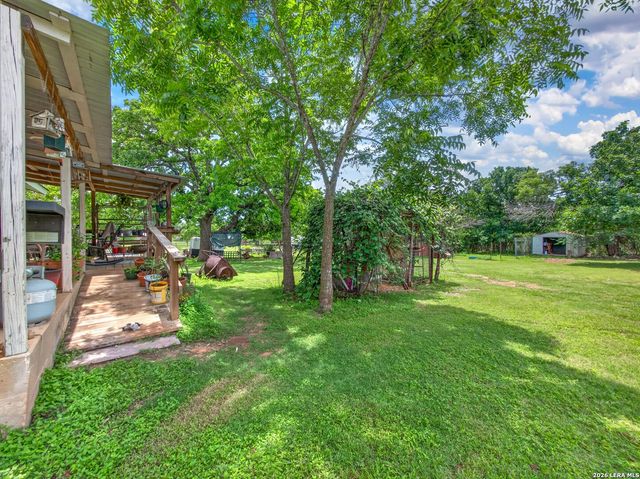 461 Shorty's Ln, Fredericksburg, TX 78624