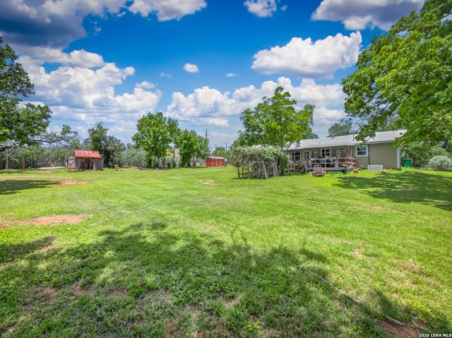 461 Shorty's Ln, Fredericksburg, TX 78624