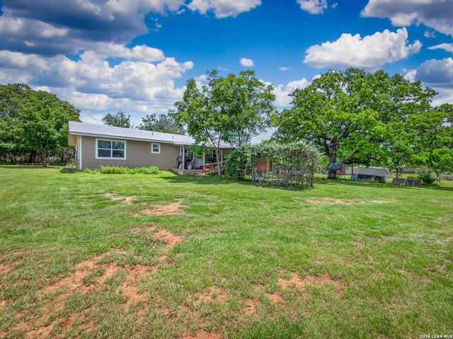 461 Shorty's Ln, Fredericksburg, TX 78624