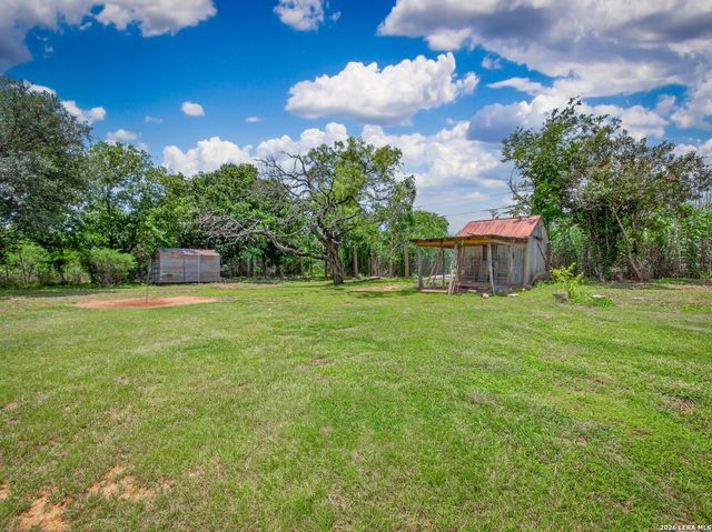 461 Shorty's Ln, Fredericksburg, TX 78624