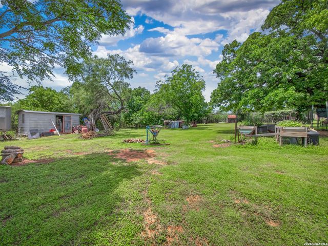 461 Shorty's Ln, Fredericksburg, TX 78624