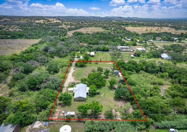 461 Shorty's Ln, Fredericksburg, TX 78624