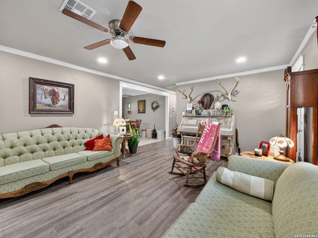 461 Shorty's Ln, Fredericksburg, TX 78624