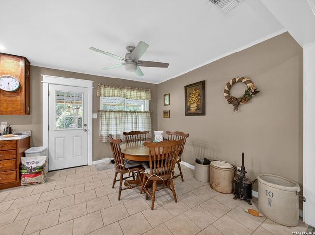 461 Shorty's Ln, Fredericksburg, TX 78624