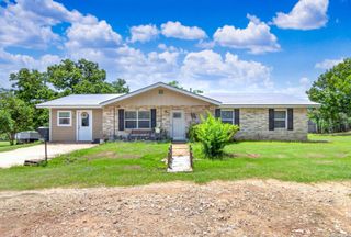 461 Shorty's Ln, Fredericksburg, TX 78624