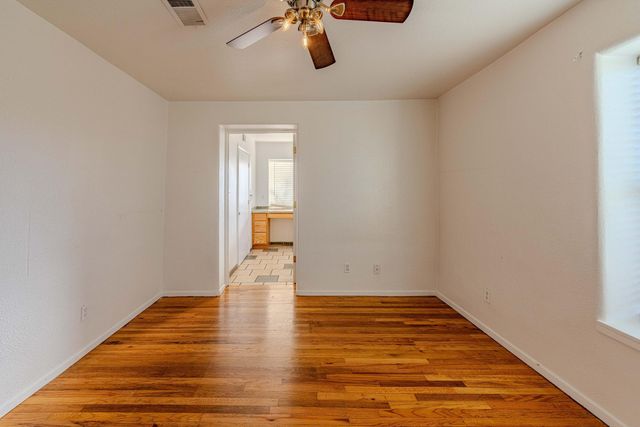 609 Candelaria Road NW, Albuquerque, NM 87107