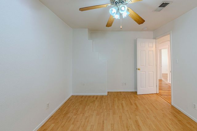 609 Candelaria Road NW, Albuquerque, NM 87107