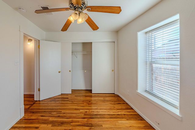 609 Candelaria Road NW, Albuquerque, NM 87107