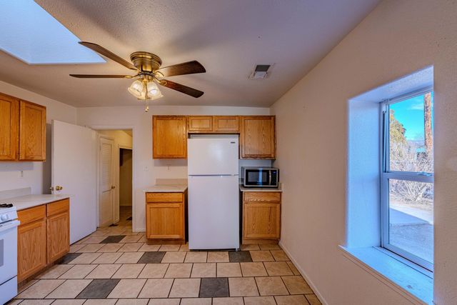 609 Candelaria Road NW, Albuquerque, NM 87107