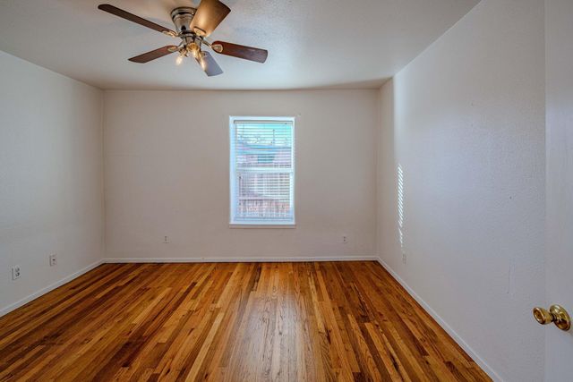 609 Candelaria Road NW, Albuquerque, NM 87107