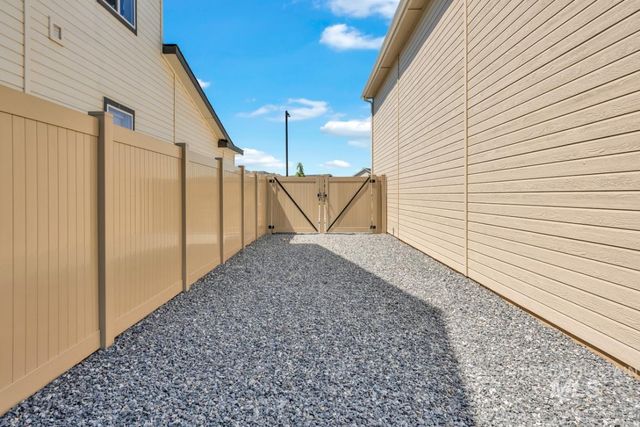 20430 Pitkin Way, Caldwell, ID 83605