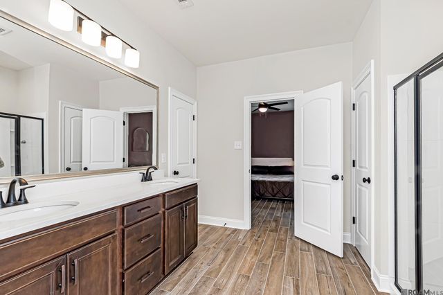 39240 Pelican Ln, Prairieville, LA 70769