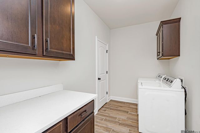 39240 Pelican Ln, Prairieville, LA 70769