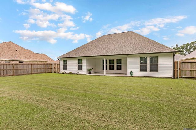 39240 Pelican Ln, Prairieville, LA 70769