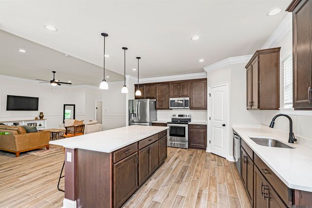 39240 Pelican Ln, Prairieville, LA 70769