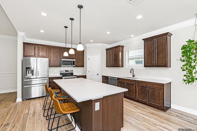 39240 Pelican Ln, Prairieville, LA 70769