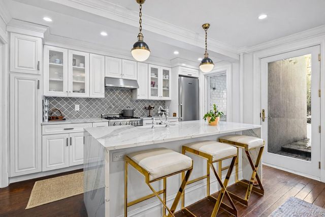 675 Putnam Avenue, Brooklyn, NY 11221