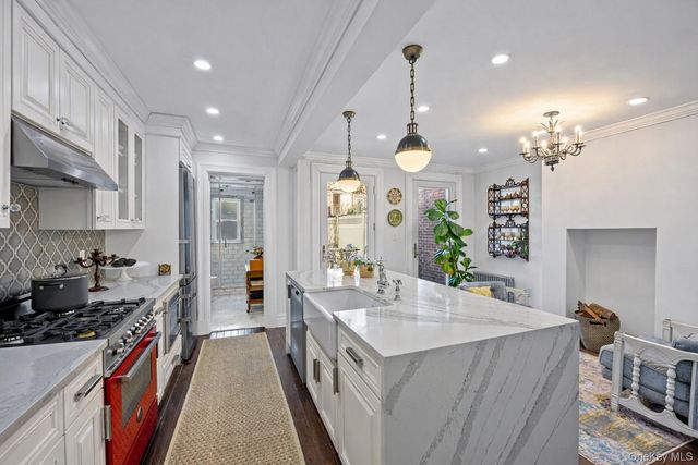 675 Putnam Avenue, Brooklyn, NY 11221