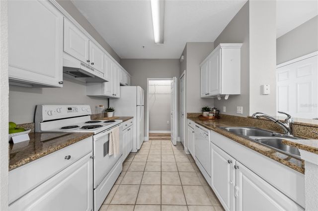130 SOUTHERN PECAN CIRCLE 103, Winter Garden, FL 34787