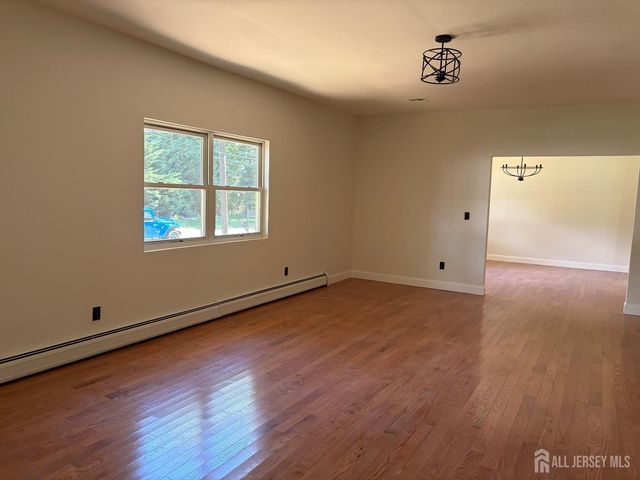 120 Coddington Avenue, Franklin Twsp, NJ 08873