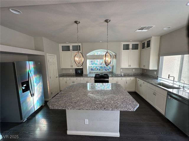 10627 Aphrodite Street, Las Vegas, NV 89183