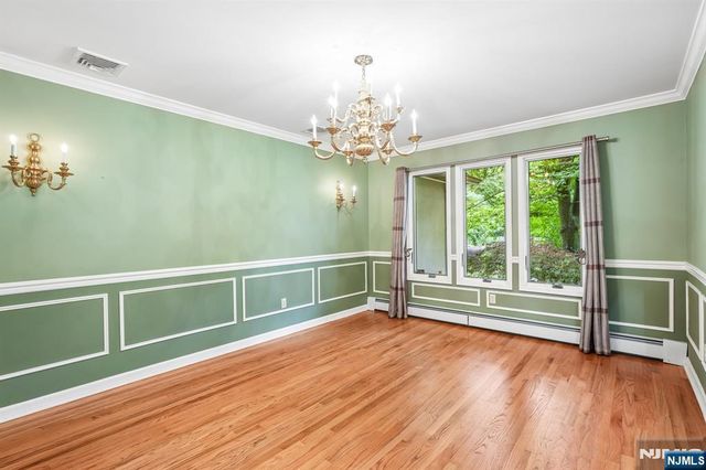 922 Hilltop Terrace, Franklin Lakes, NJ 07417