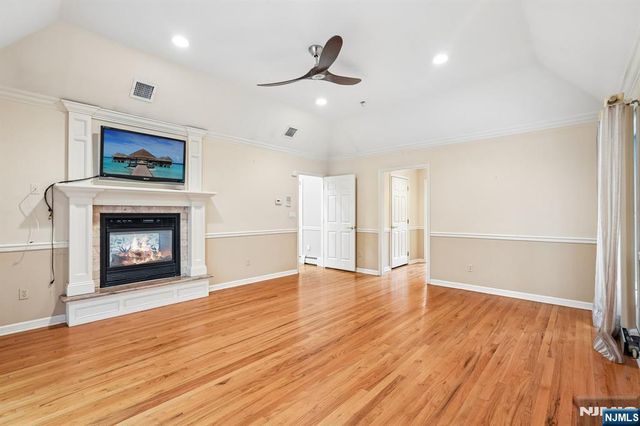 922 Hilltop Terrace, Franklin Lakes, NJ 07417