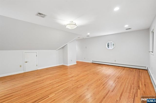 922 Hilltop Terrace, Franklin Lakes, NJ 07417