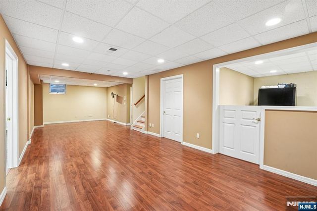 922 Hilltop Terrace, Franklin Lakes, NJ 07417