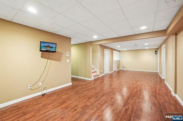 922 Hilltop Terrace, Franklin Lakes, NJ 07417