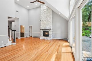 922 Hilltop Terrace, Franklin Lakes, NJ 07417
