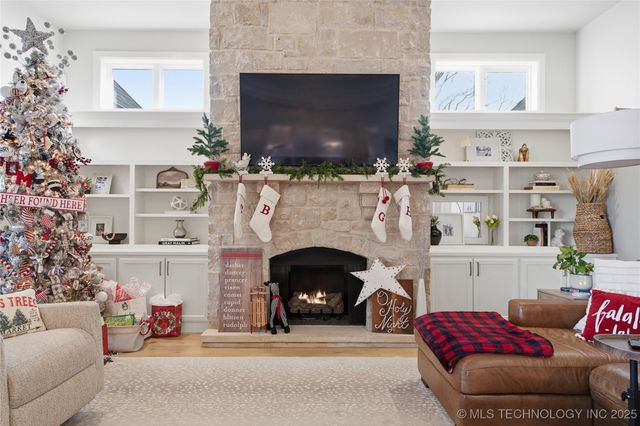 19551 E Slate Drive, Owasso, OK 74055