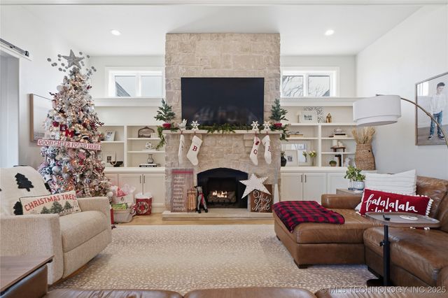 19551 E Slate Drive, Owasso, OK 74055