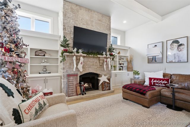 19551 E Slate Drive, Owasso, OK 74055