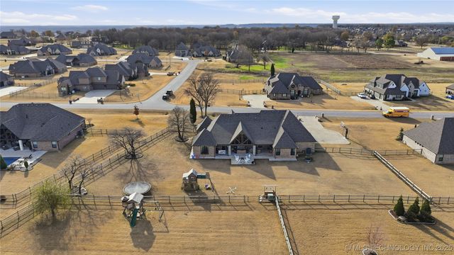 19551 E Slate Drive, Owasso, OK 74055