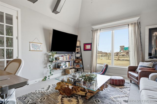 19551 E Slate Drive, Owasso, OK 74055