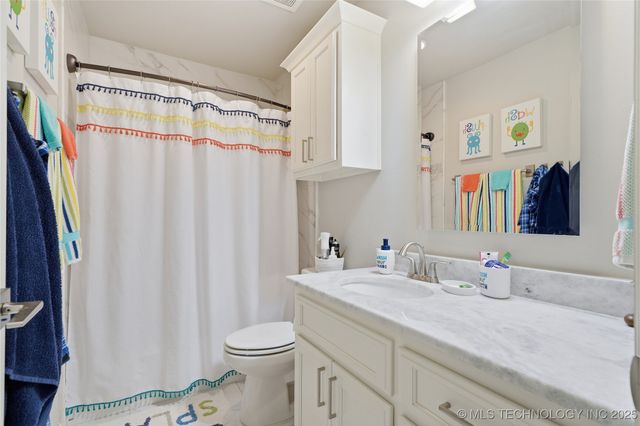 19551 E Slate Drive, Owasso, OK 74055