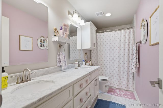 19551 E Slate Drive, Owasso, OK 74055