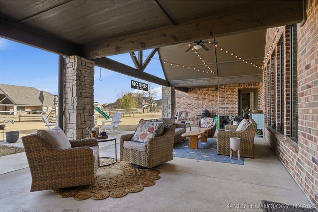 19551 E Slate Drive, Owasso, OK 74055