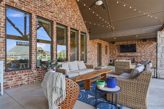 19551 E Slate Drive, Owasso, OK 74055