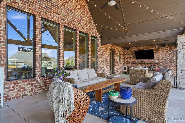 19551 E Slate Drive, Owasso, OK 74055