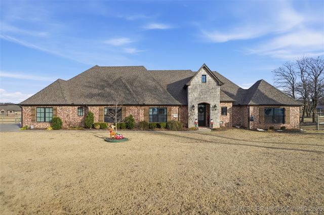 19551 E Slate Drive, Owasso, OK 74055