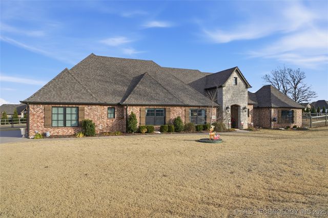 19551 E Slate Drive, Owasso, OK 74055