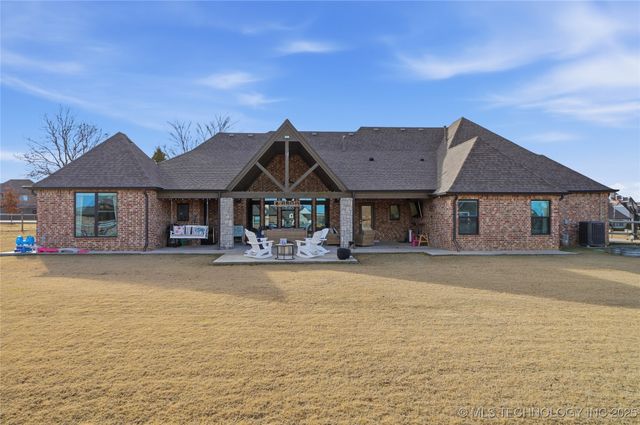 19551 E Slate Drive, Owasso, OK 74055