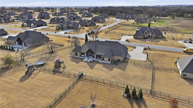 19551 E Slate Drive, Owasso, OK 74055
