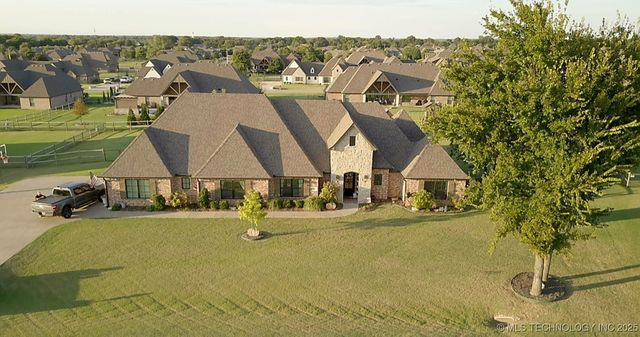 19551 E Slate Drive, Owasso, OK 74055